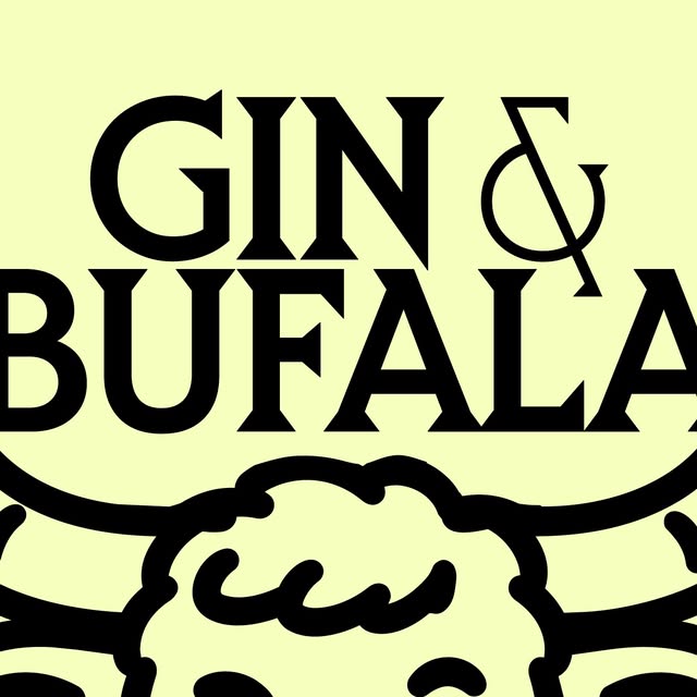 Bufala di Caseificio La Fenice e gin Gingud sul tavolo sociale di Sciccherie